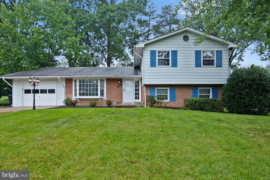 2012 FRIENDSHIP LN, Falls Church, VA 22043