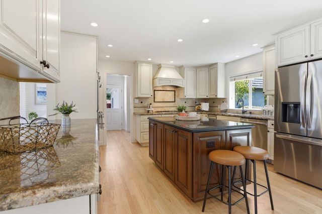 2140 Carmelita Avenue, Hillsborough, CA 94010