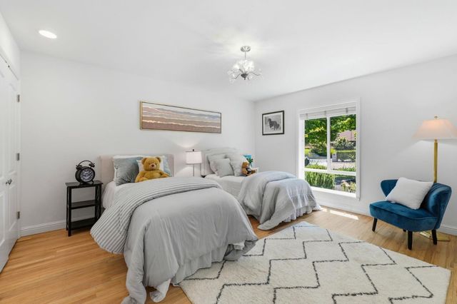 2140 Carmelita Avenue, Hillsborough, CA 94010