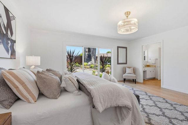 2140 Carmelita Avenue, Hillsborough, CA 94010