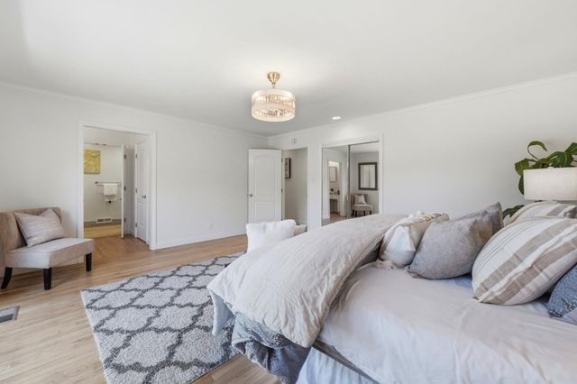 2140 Carmelita Avenue, Hillsborough, CA 94010