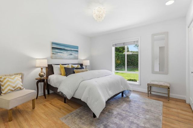 2140 Carmelita Avenue, Hillsborough, CA 94010