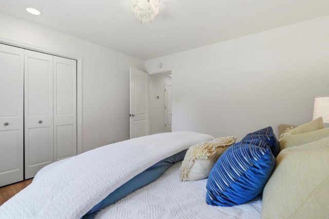 2140 Carmelita Avenue, Hillsborough, CA 94010