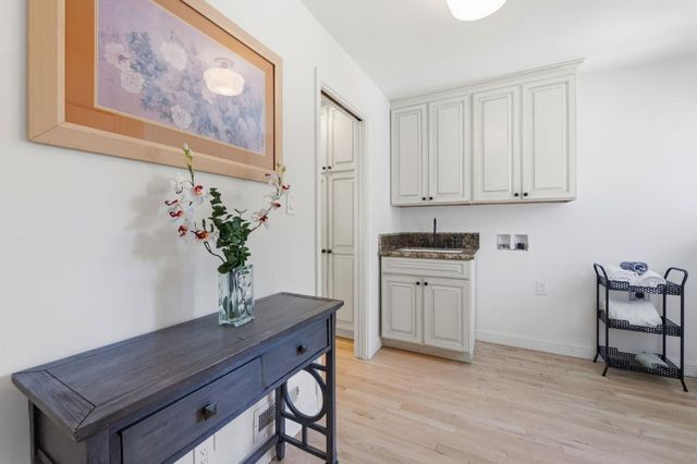 2140 Carmelita Avenue, Hillsborough, CA 94010