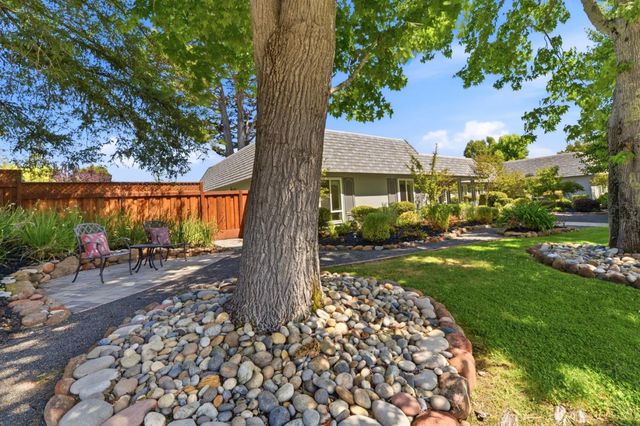 2140 Carmelita Avenue, Hillsborough, CA 94010
