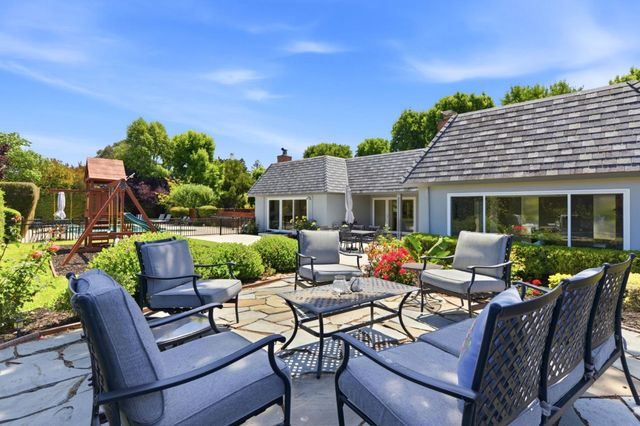 2140 Carmelita Avenue, Hillsborough, CA 94010