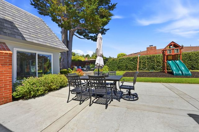 2140 Carmelita Avenue, Hillsborough, CA 94010