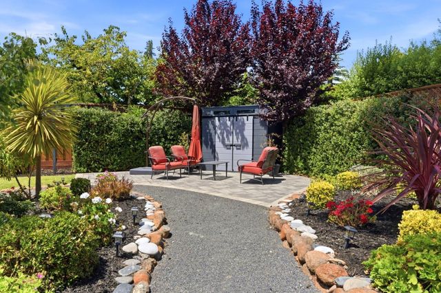 2140 Carmelita Avenue, Hillsborough, CA 94010