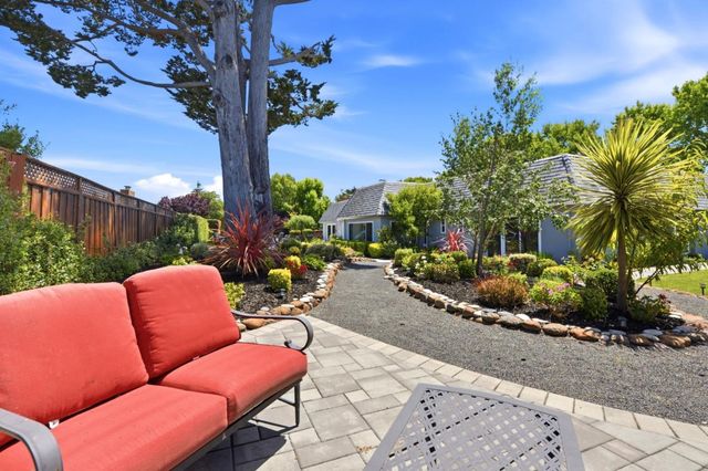 2140 Carmelita Avenue, Hillsborough, CA 94010