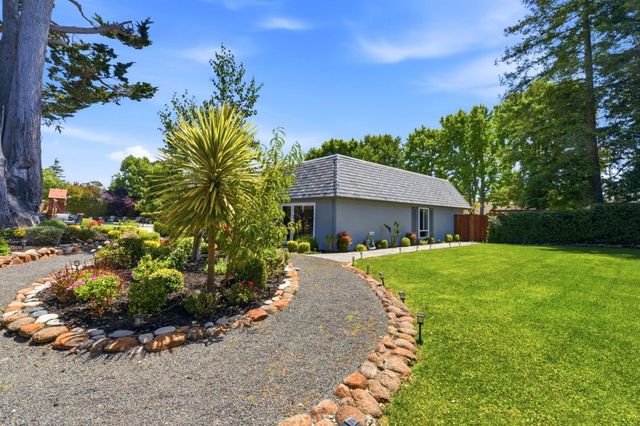 2140 Carmelita Avenue, Hillsborough, CA 94010