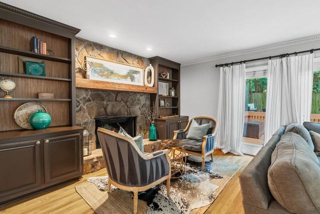 450 W Spalding Drive, Sandy Springs, GA 30328