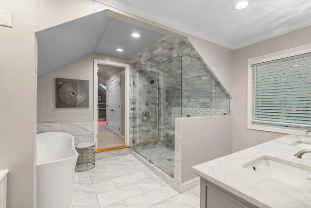 450 W Spalding Drive, Sandy Springs, GA 30328