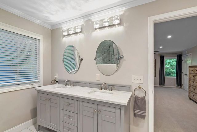 450 W Spalding Drive, Sandy Springs, GA 30328