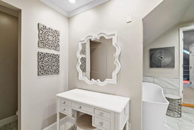 450 W Spalding Drive, Sandy Springs, GA 30328