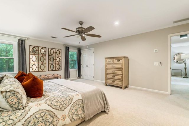 450 W Spalding Drive, Sandy Springs, GA 30328