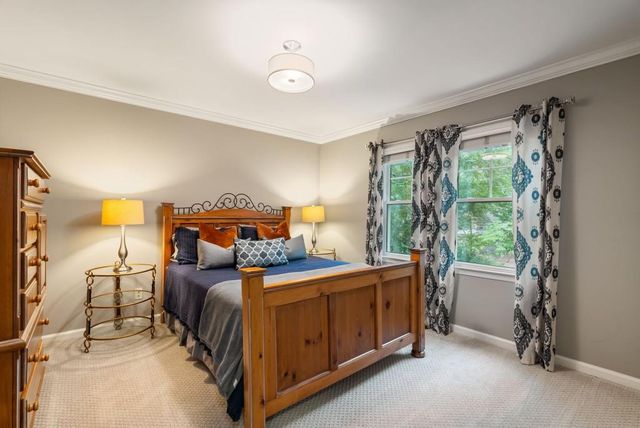 450 W Spalding Drive, Sandy Springs, GA 30328