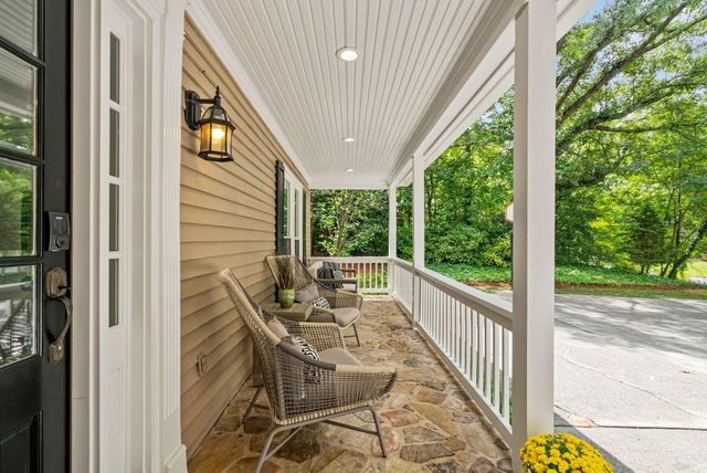 450 W Spalding Drive, Sandy Springs, GA 30328