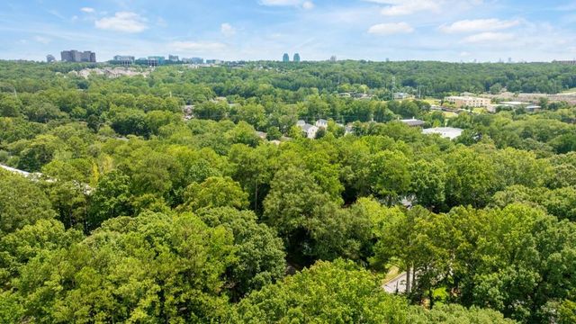 450 W Spalding Drive, Sandy Springs, GA 30328