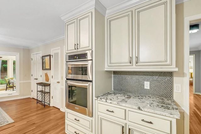 450 W Spalding Drive, Sandy Springs, GA 30328