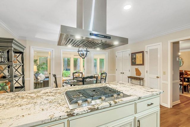450 W Spalding Drive, Sandy Springs, GA 30328