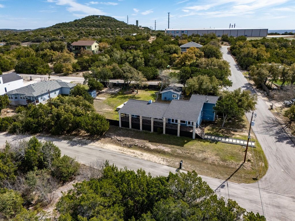 6607 Avenida Ann DR, Lago Vista, TX 78645