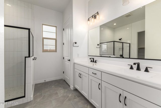 11662 W LUXTON Lane, Avondale, AZ 85323