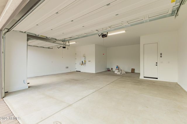 11662 W LUXTON Lane, Avondale, AZ 85323