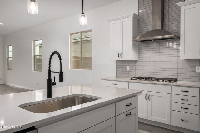 11662 W LUXTON Lane, Avondale, AZ 85323