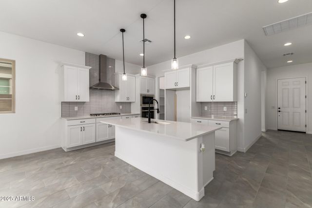 11662 W LUXTON Lane, Avondale, AZ 85323