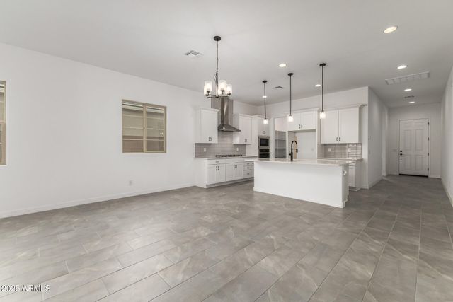 11662 W LUXTON Lane, Avondale, AZ 85323