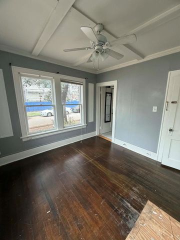 1302 W Bell Street 1, Houston, TX 77019