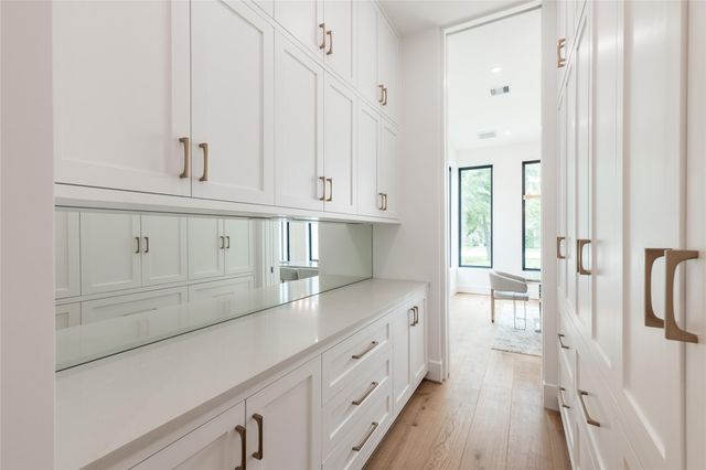 7006 Schiller Street, Houston, TX 77055