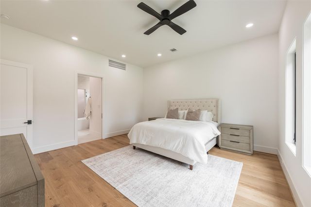 7006 Schiller Street, Houston, TX 77055