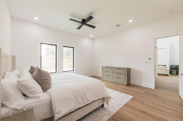 7006 Schiller Street, Houston, TX 77055