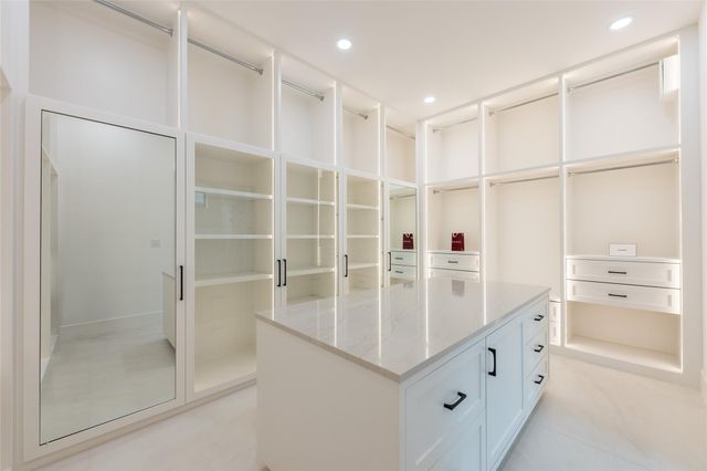 7006 Schiller Street, Houston, TX 77055