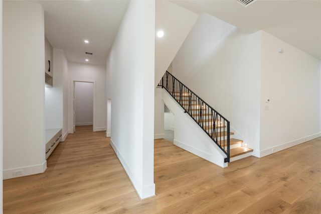 7006 Schiller Street, Houston, TX 77055