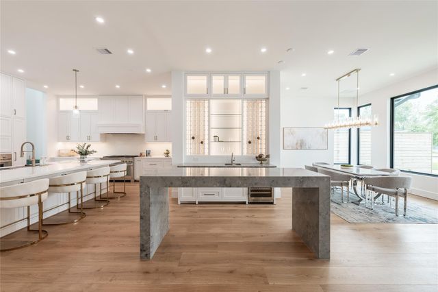 7006 Schiller Street, Houston, TX 77055