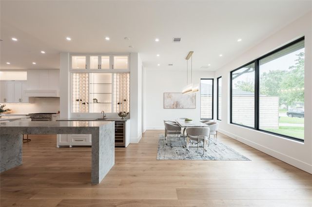 7006 Schiller Street, Houston, TX 77055