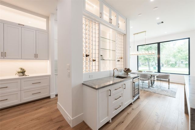 7006 Schiller Street, Houston, TX 77055