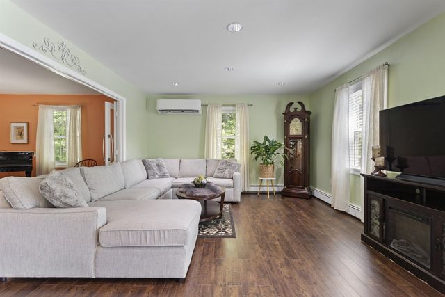 15 Kelso Drive, Bow, NH 03304