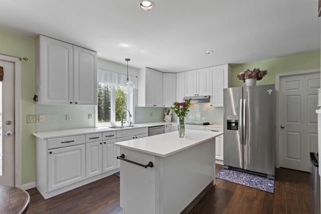 15 Kelso Drive, Bow, NH 03304