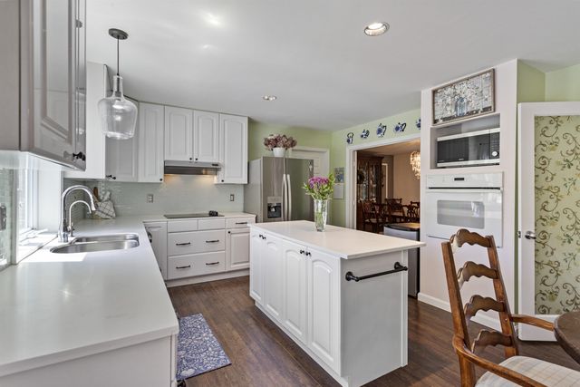 15 Kelso Drive, Bow, NH 03304