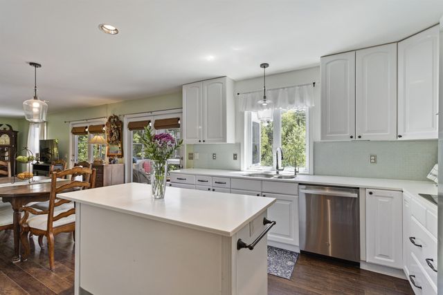 15 Kelso Drive, Bow, NH 03304