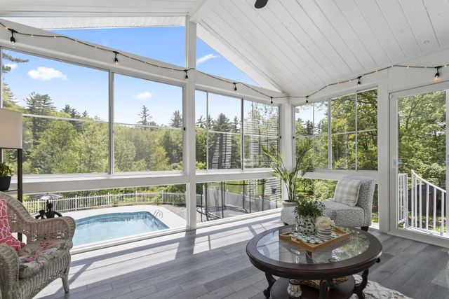 15 Kelso Drive, Bow, NH 03304