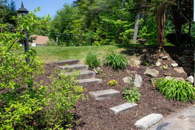 15 Kelso Drive, Bow, NH 03304