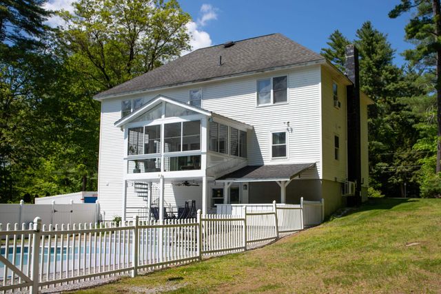 15 Kelso Drive, Bow, NH 03304