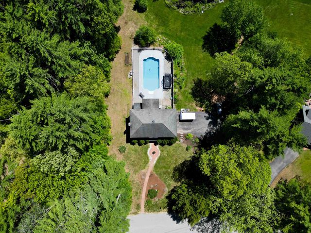 15 Kelso Drive, Bow, NH 03304