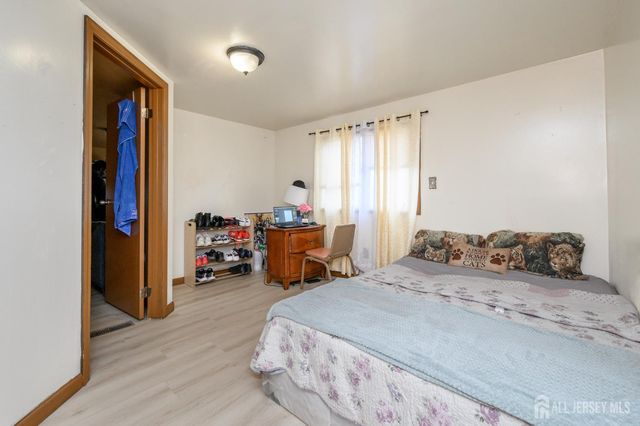 1 Ovington Avenue, Edison, NJ 08817