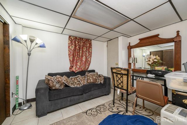 1 Ovington Avenue, Edison, NJ 08817