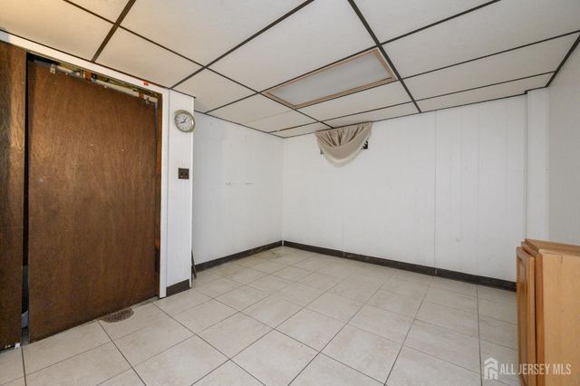 1 Ovington Avenue, Edison, NJ 08817